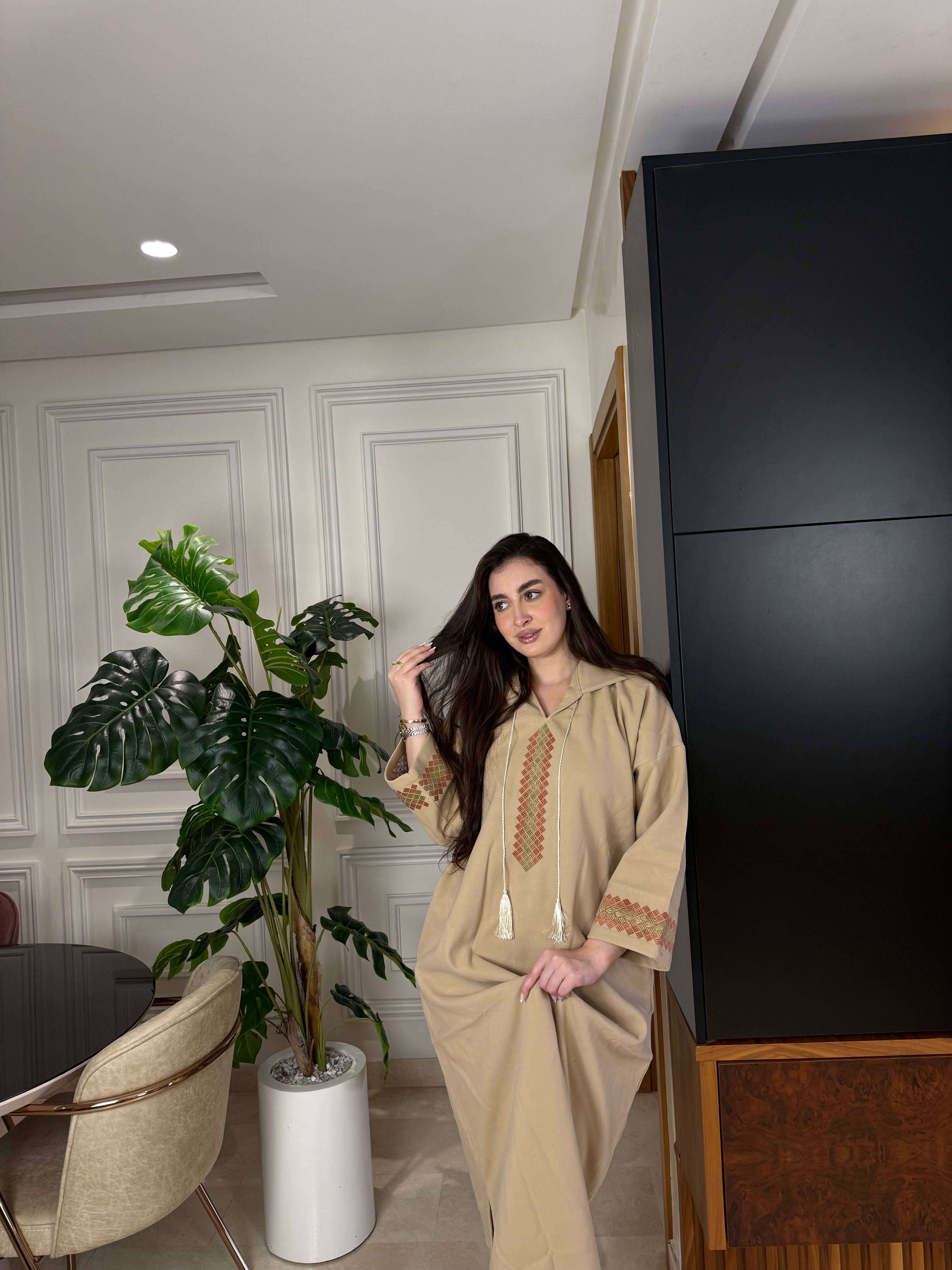 Jellaba chic brodée – Style raffiné