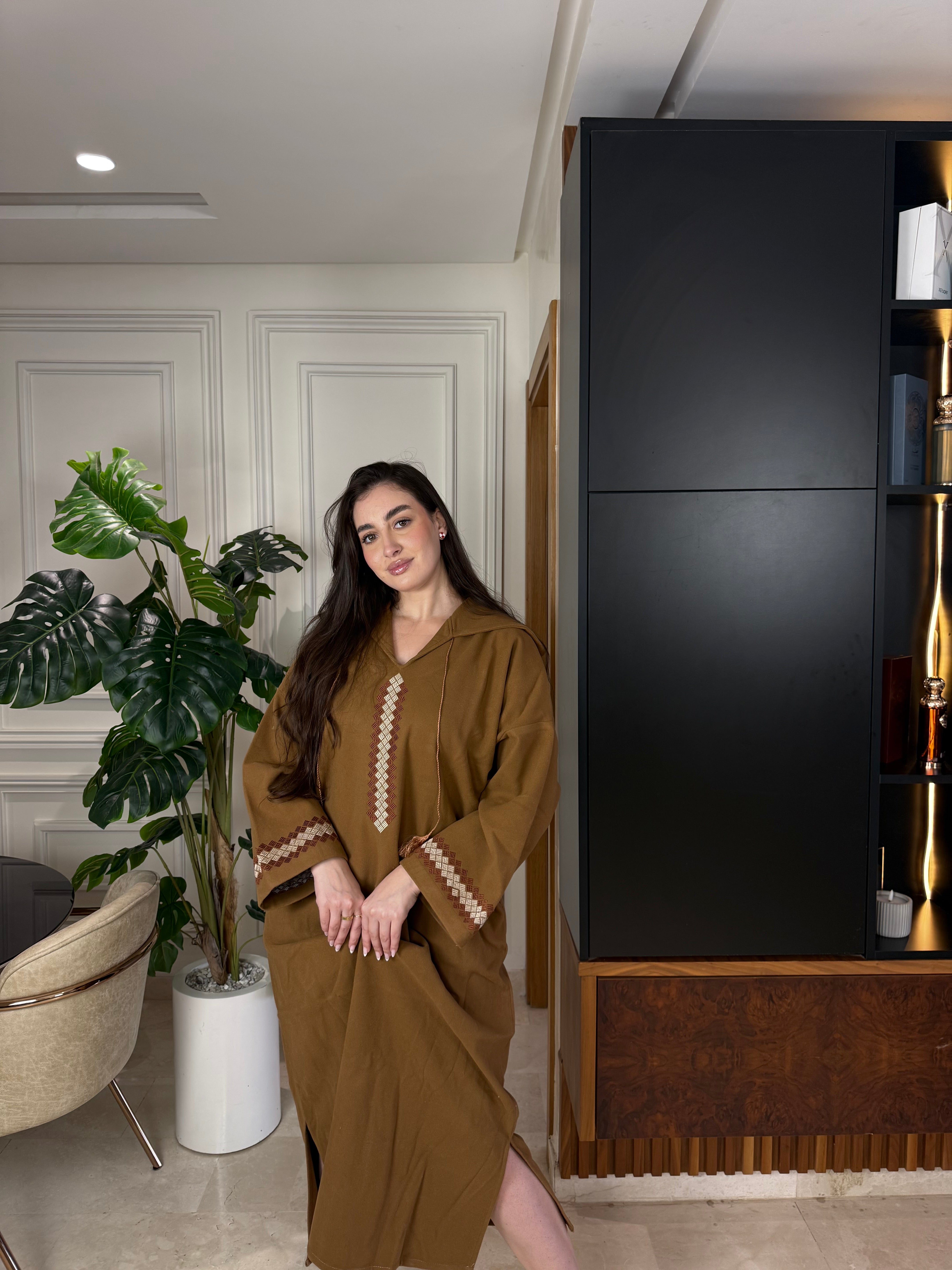 Jellaba chic brodée – Style raffiné