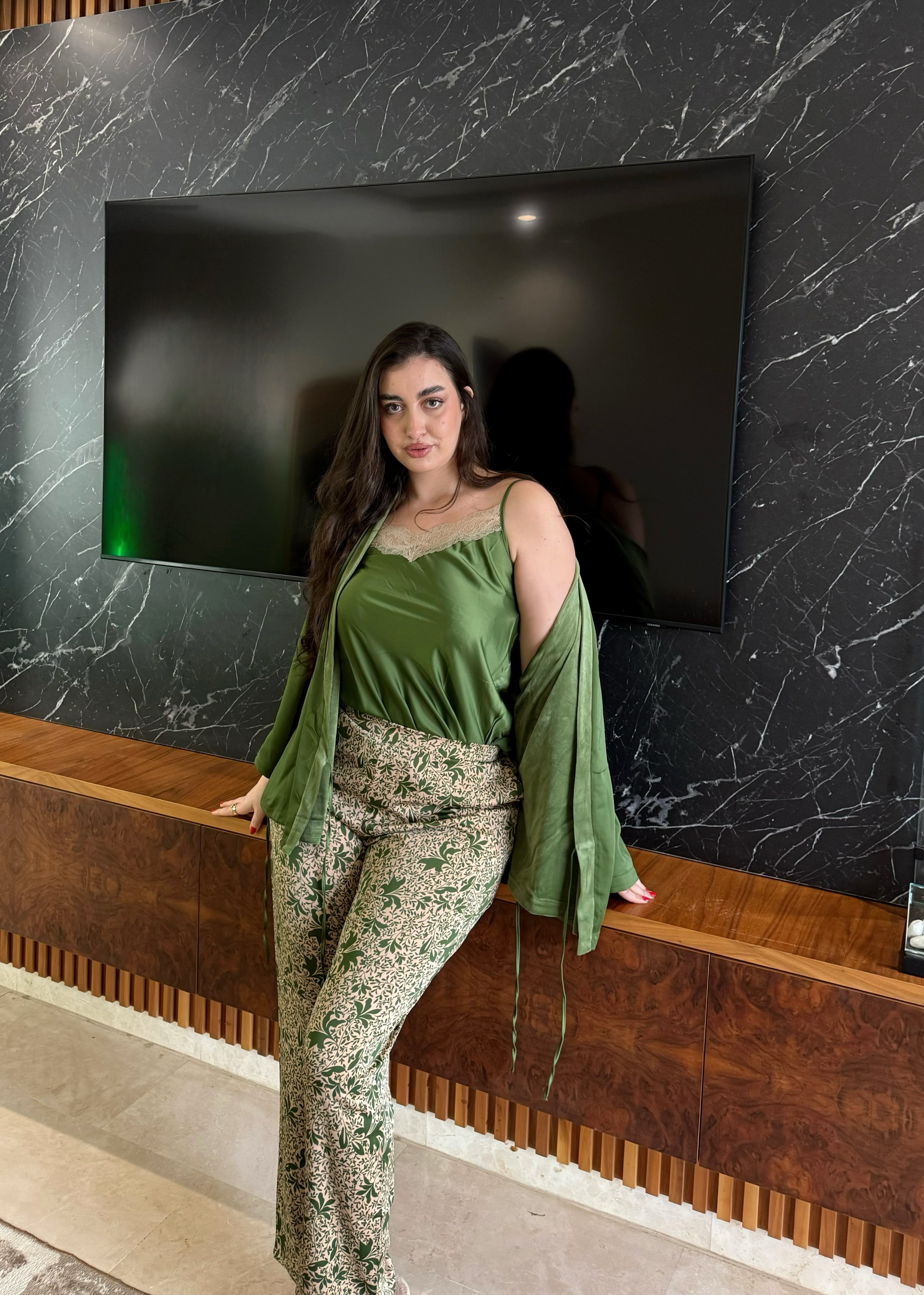 ✨ Ensemble Pyjama 3 Pièces – Velours Satiné avec Peignoir