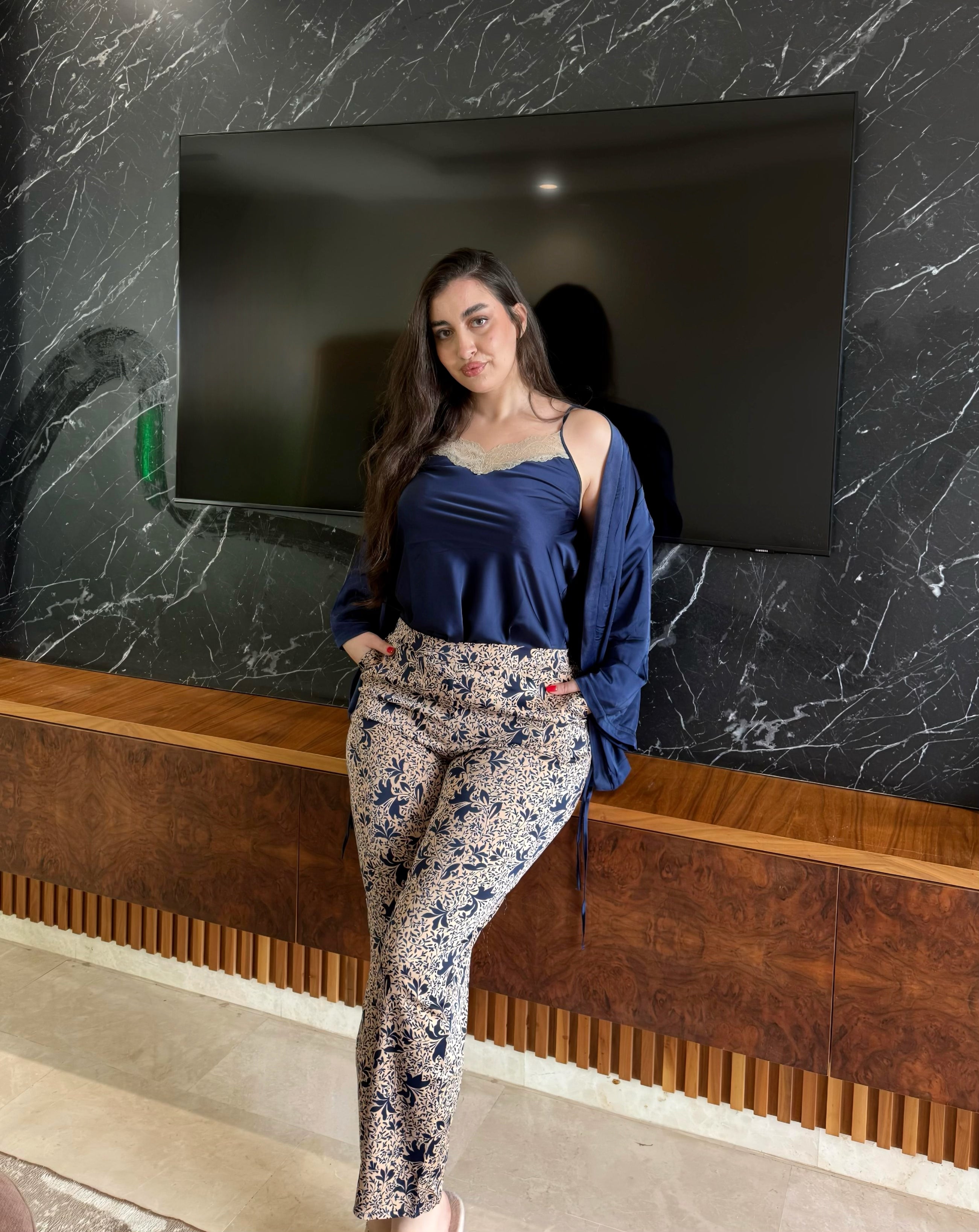 ✨ Ensemble Pyjama 3 Pièces – Velours Satiné avec Peignoir