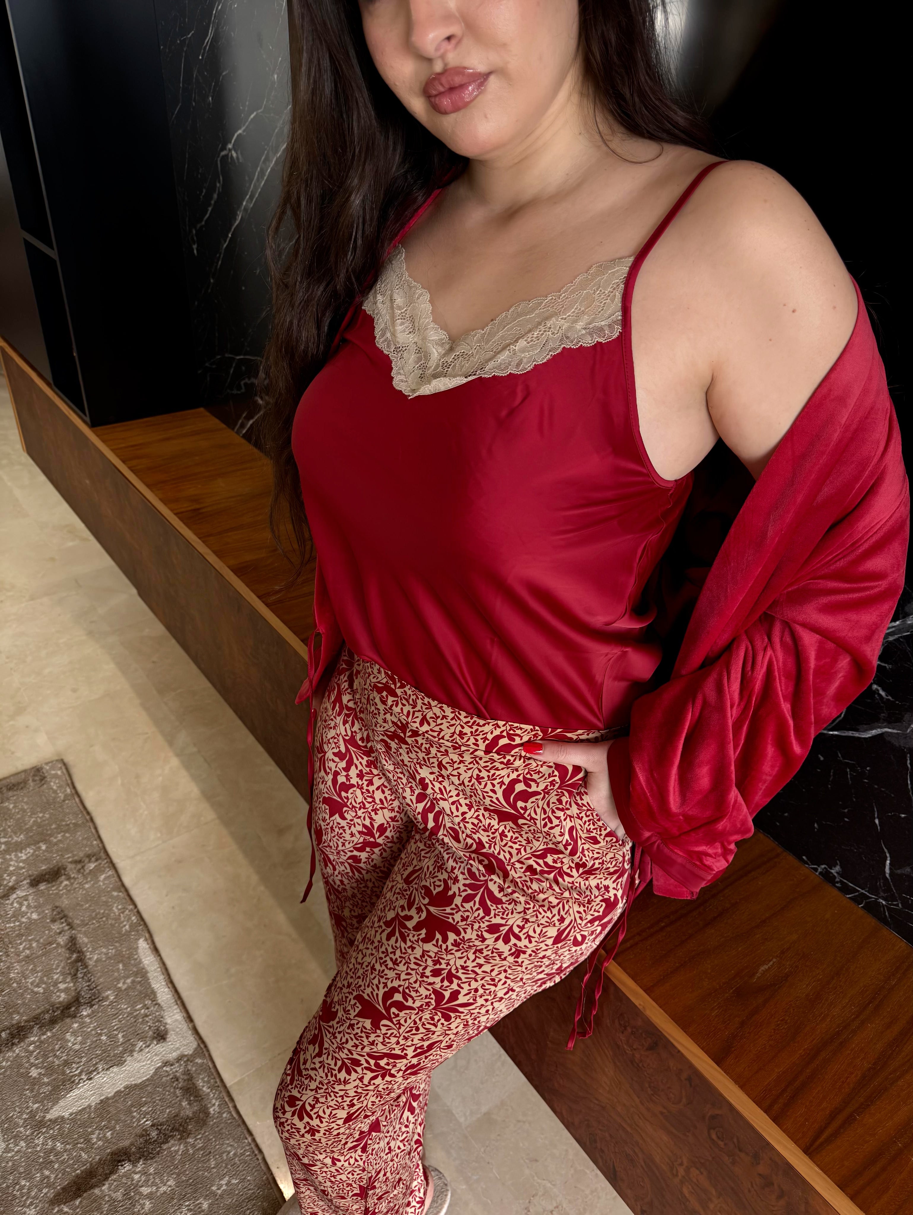 ✨ Ensemble Pyjama 3 Pièces – Velours Satiné avec Peignoir