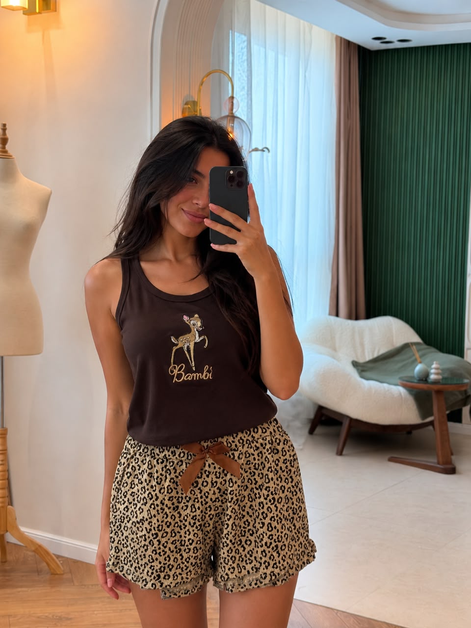 🦌 Pyjama Short à Motif Bambi Simple – Douceur & Confort au Quotidien 🤍
