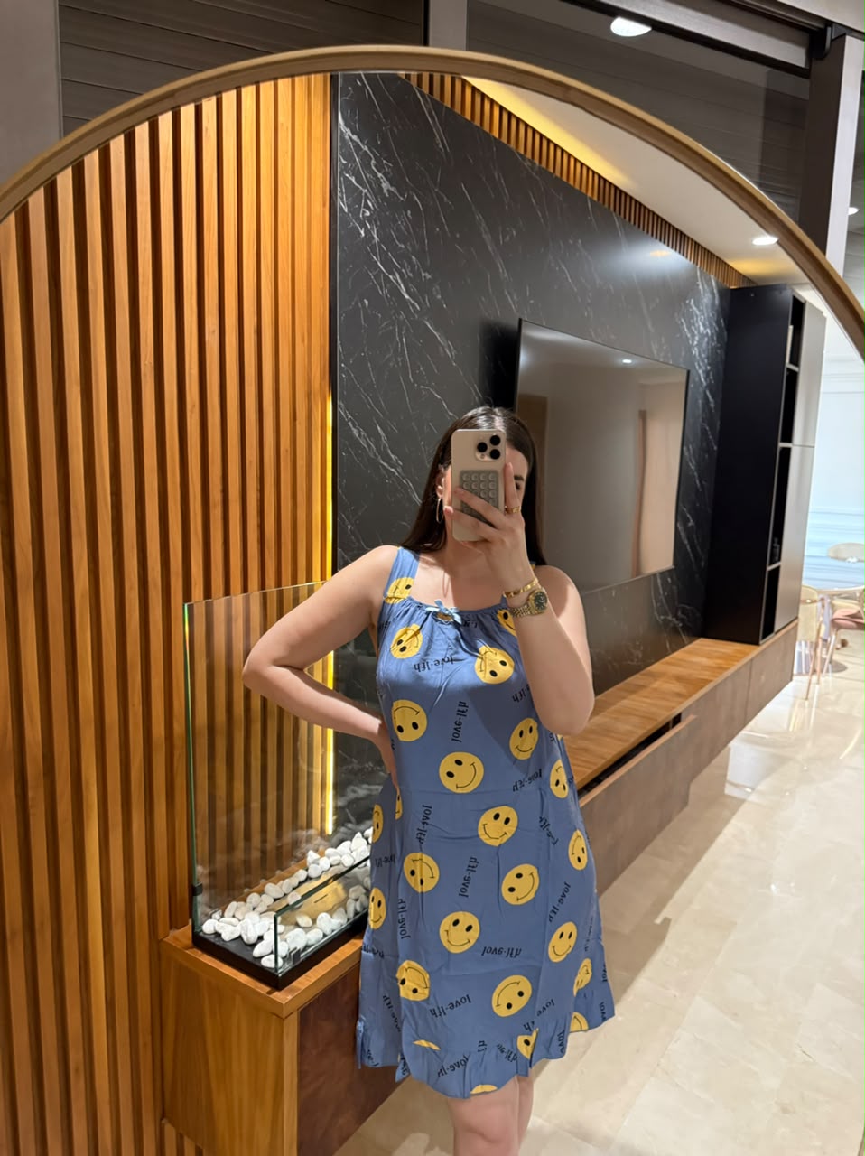 😊 Robe Débardeur Moderne à Motif Smile – Simplicité & Bonne Humeur ✨