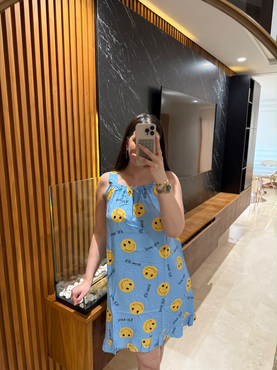 😊 Robe Débardeur Moderne à Motif Smile – Simplicité & Bonne Humeur ✨