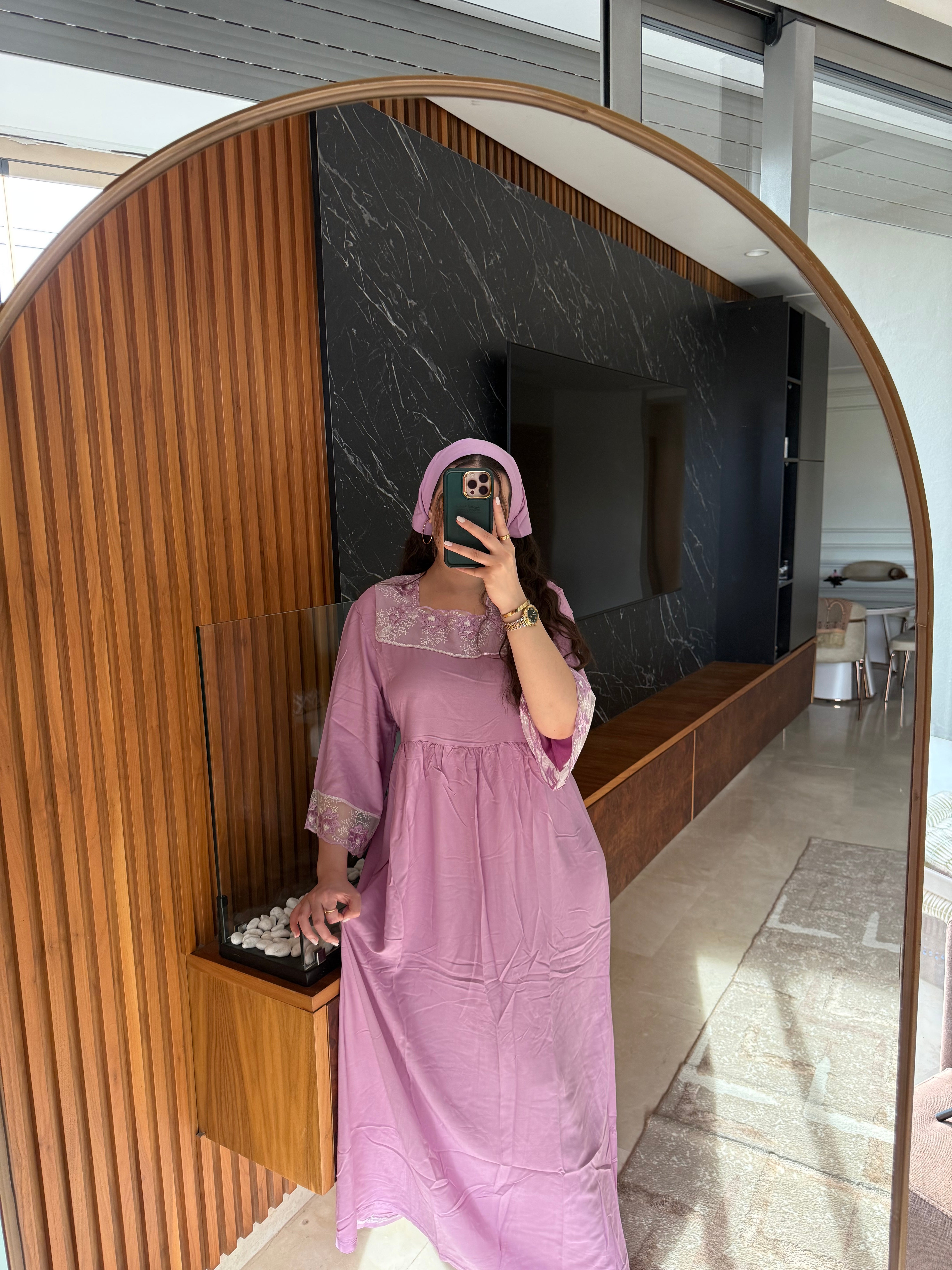 Ensemble robe de nuit & foulard – Élégance à la maison