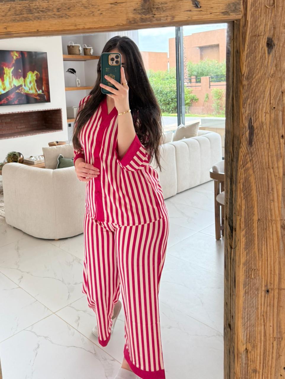 Pyjama Satin Élégant & Confort Absolu