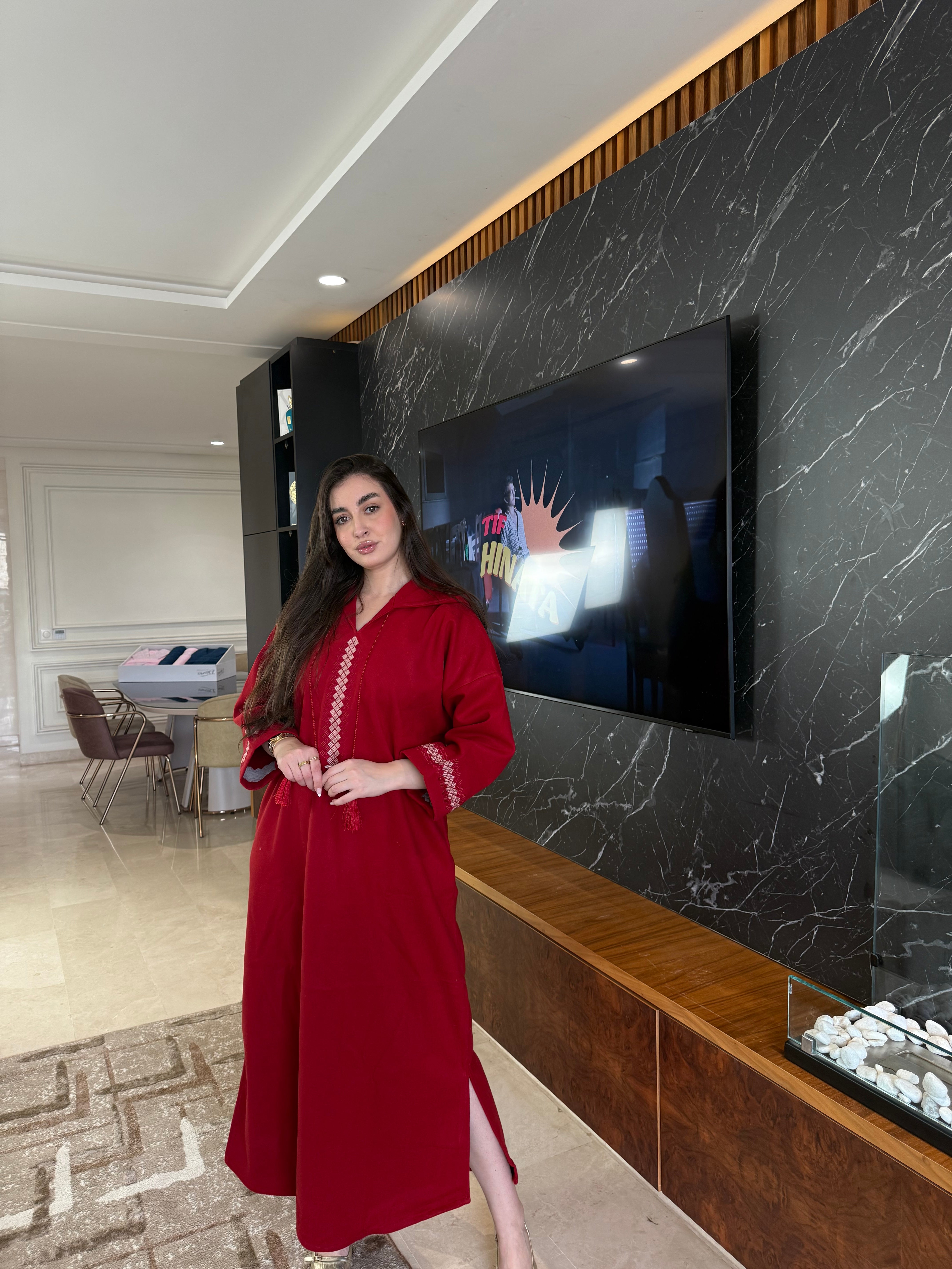 Jellaba chic brodée – Style raffiné