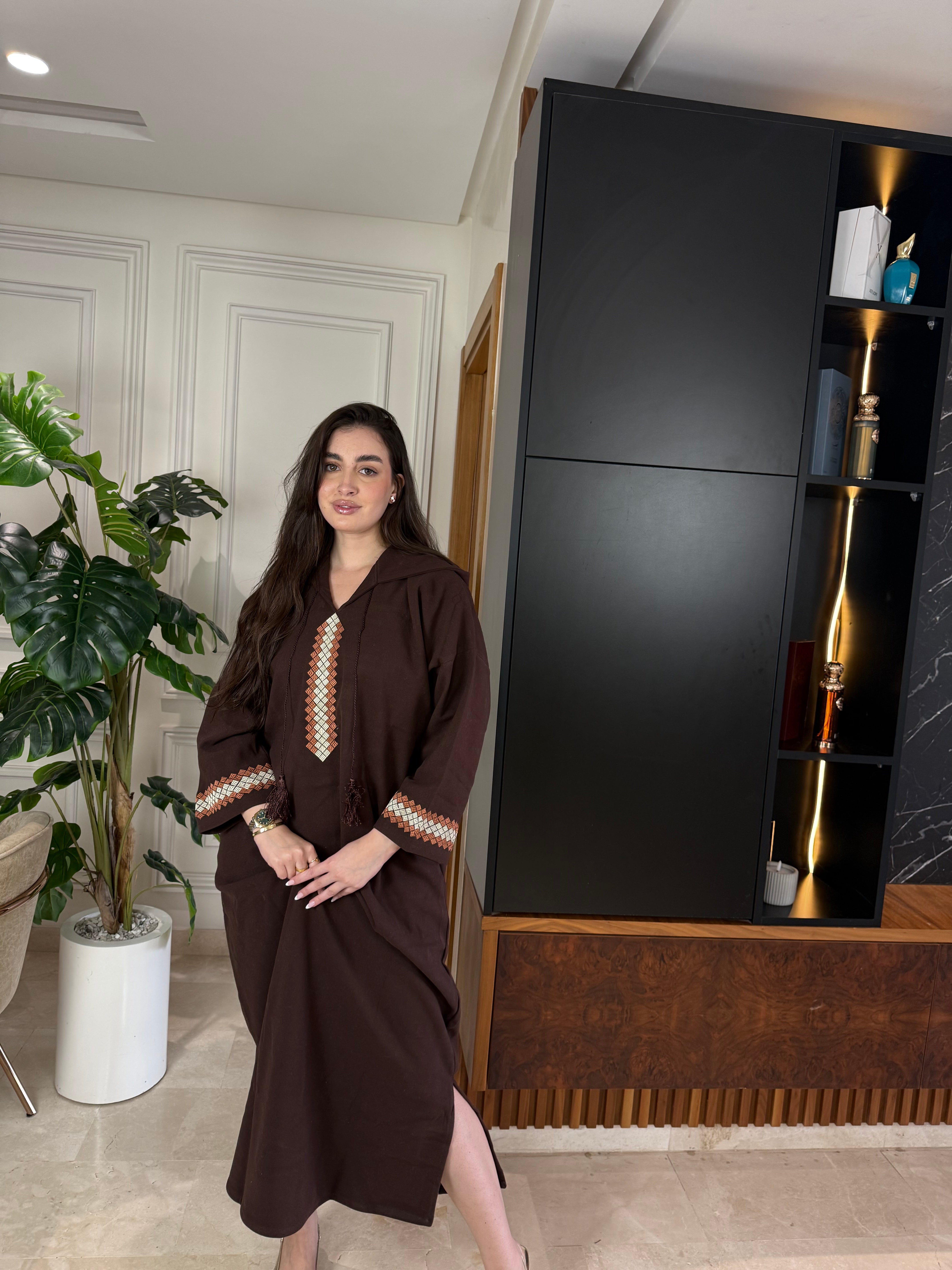 Jellaba chic brodée – Style raffiné