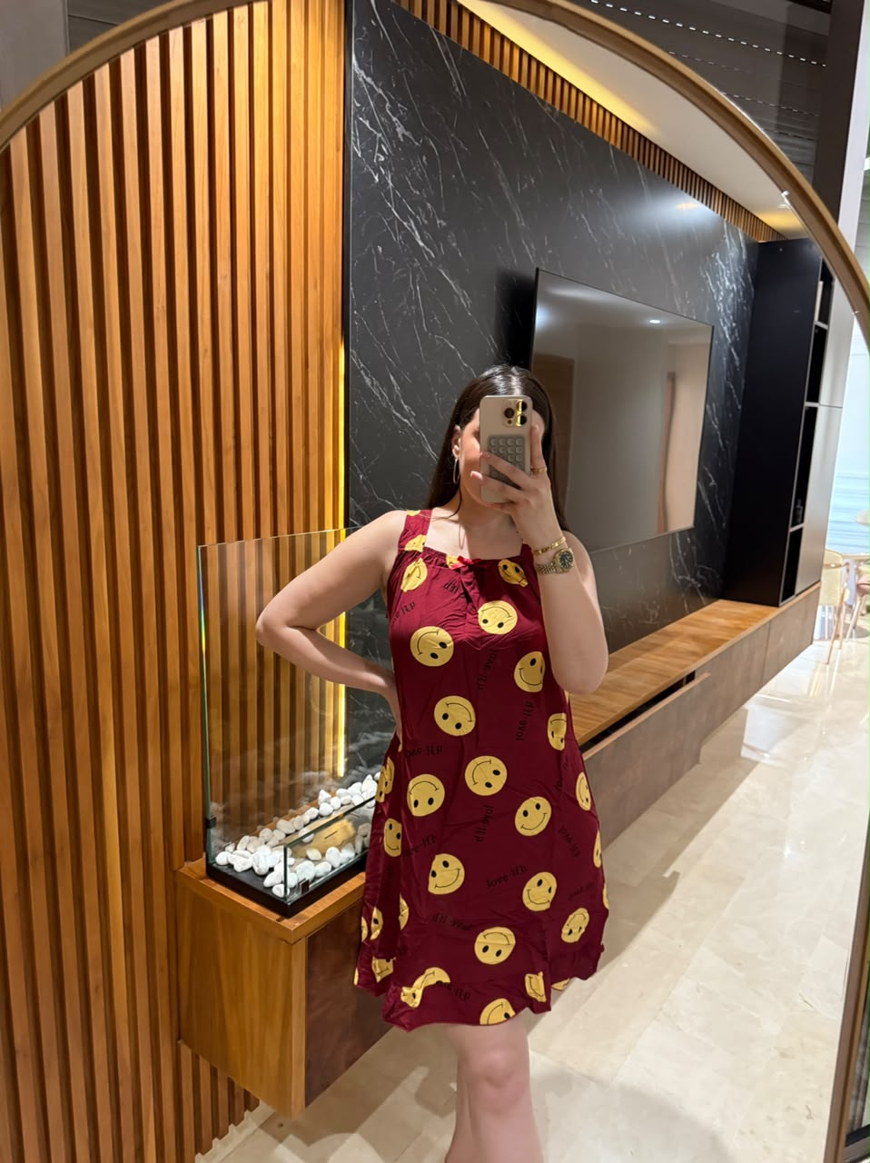 😊 Robe Débardeur Moderne à Motif Smile – Simplicité & Bonne Humeur ✨
