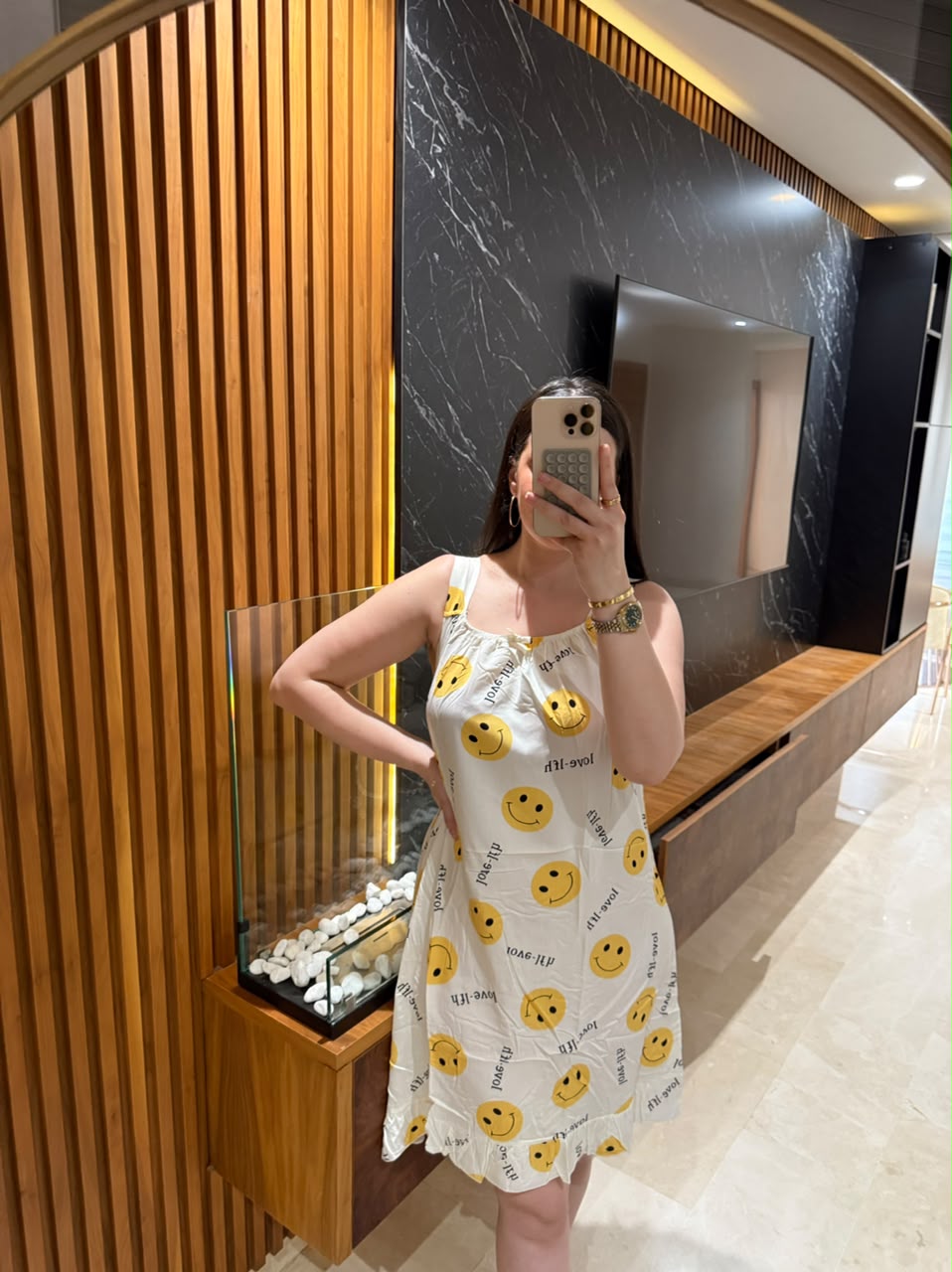 😊 Robe Débardeur Moderne à Motif Smile – Simplicité & Bonne Humeur ✨